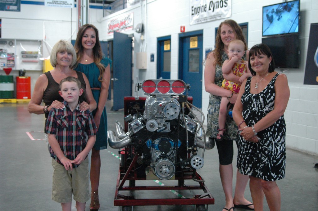 Blue dress left side : Katie Taylor (daughter) Bleached hair brown spaghetti strap:Susan Borges (sister in law of widow) Plaid shirt little boy:John Taylor (grandson) Right side Little baby (granddaughter) Ali Taylor Other daughter (holding baby) :Lindsay Fantazia