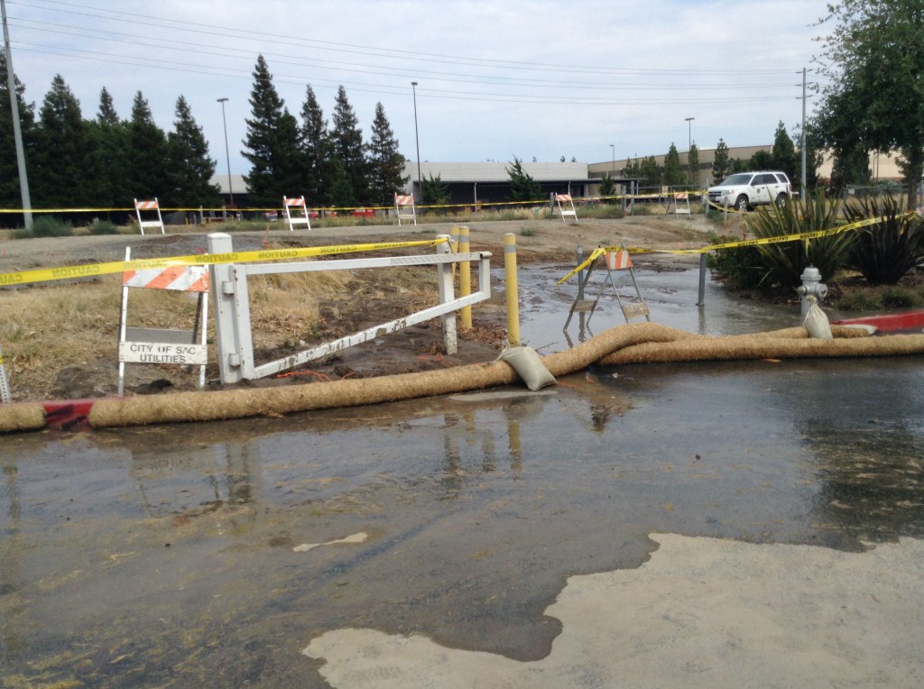 Water from pipeline breach. / Photo by Jeremiah McWright 