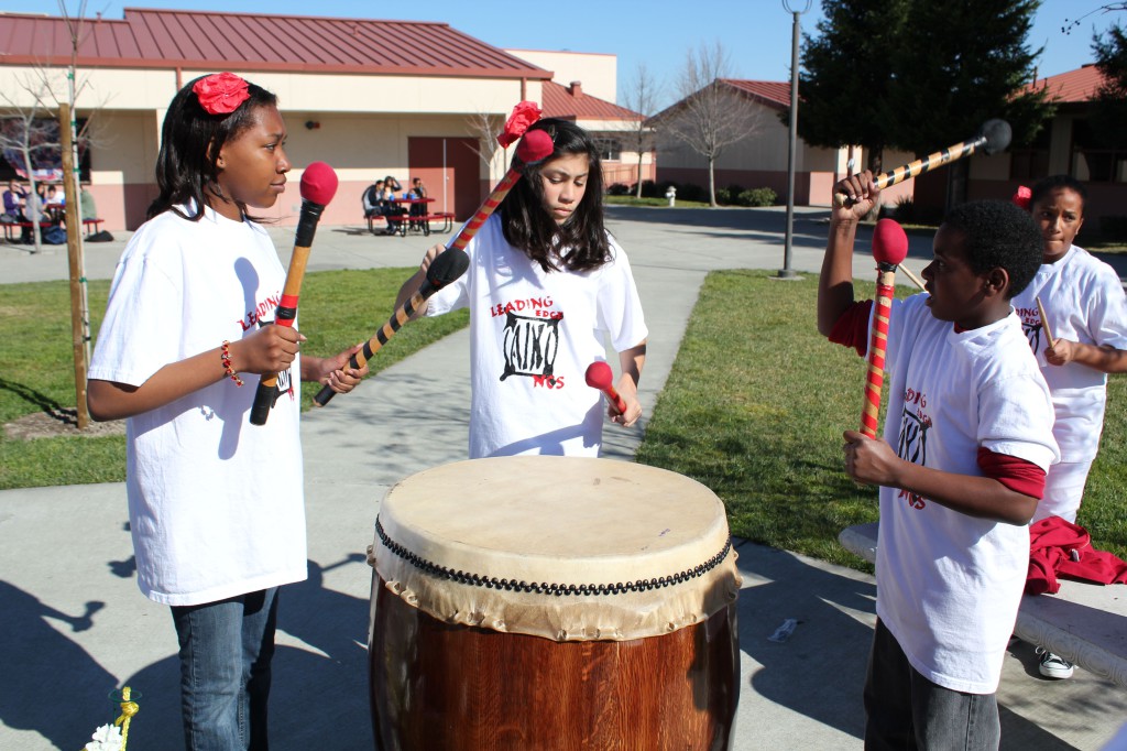 1287: Leading Edge students take part in the Chinese New Year celebration on campus (2010)