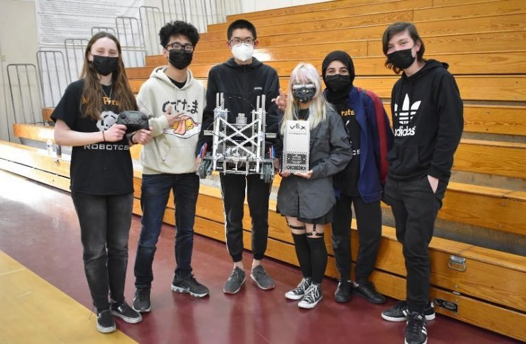 Buzzworthy Kids NP3 High School Robotics Team Qualifies for World