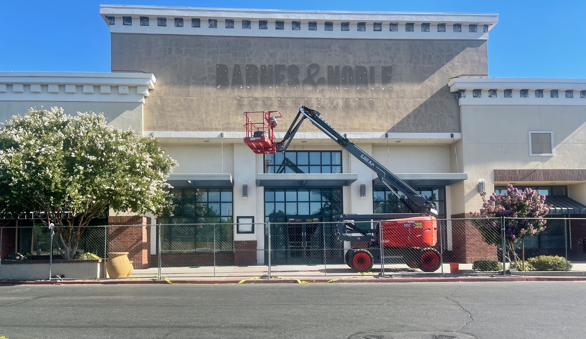 Sign removed from Barnes and Noble